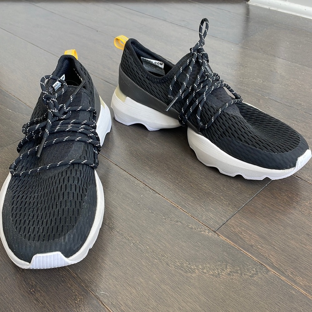 Sorel Kinetic Black Sneaker, Size 9.5